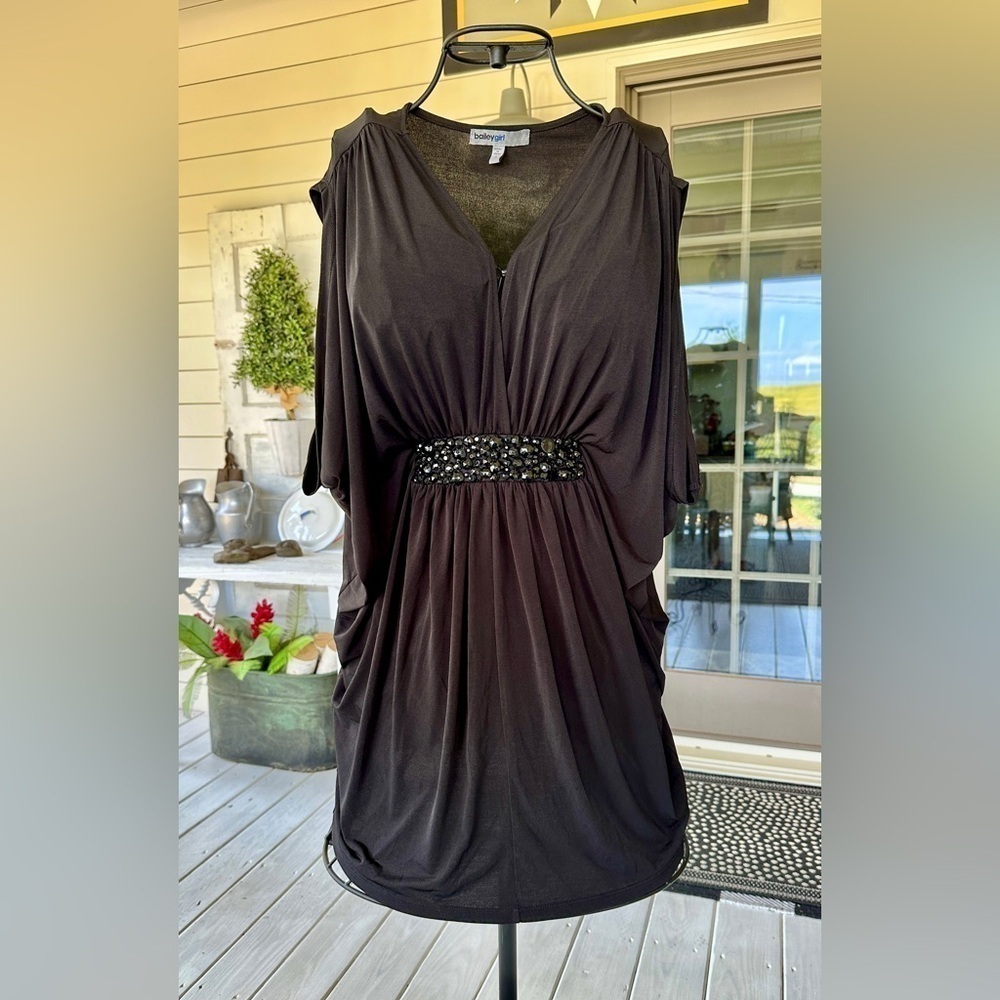 BAILEY GIRL, BLACK CAFTAN MINI DRESS. OVERSIZED TOP WITH ADJUSTABLE TIE. SIZE L